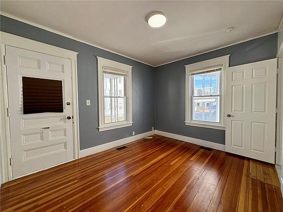 3rd image of 150 Cottage St