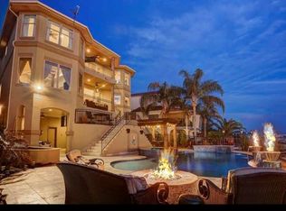 3007 Dolphin Ct, Seabrook, TX 77586