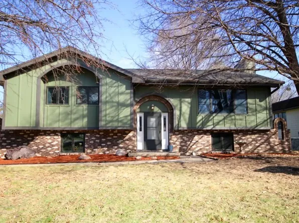 3817 Melanie Cir, Urbandale, IA 50322