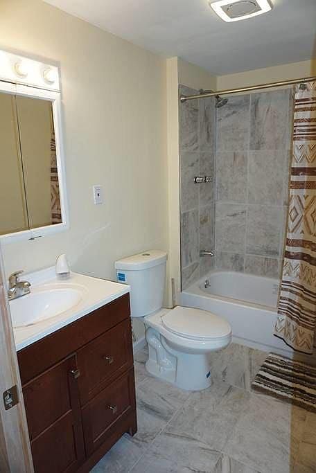1st image of 4865 N Magnolia Ave