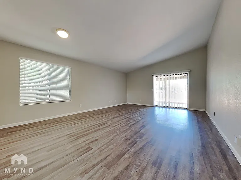 4816 W Sierra Vista Dr — Photo 7