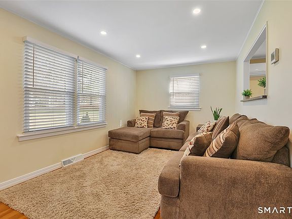 4th image of 16 Phelps Road