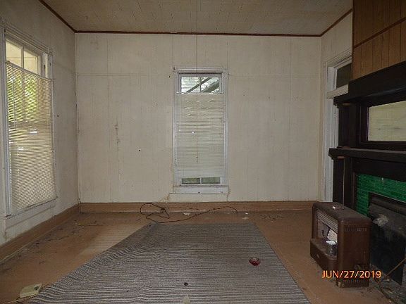 3rd image of 317 Arlington Ave