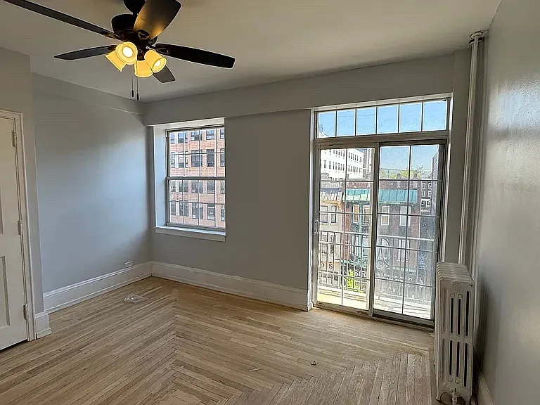 941 W Hamilton Street — Photo 6