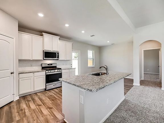 5th image of 2109 Dakota Dr