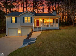 135 Lenox Ct, Hiram, GA 30141