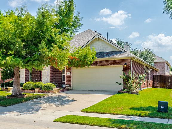 3rd image of 653 White Rock Dr