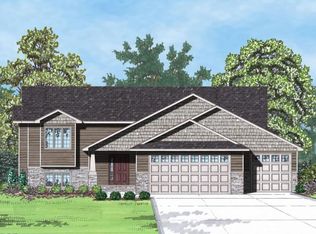 297 Monarch Ln, Grand Forks, ND 58201