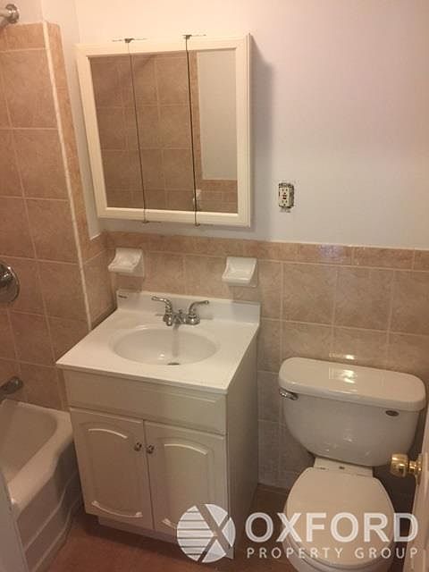 2nd image of 234 E 7th St APT 5RE