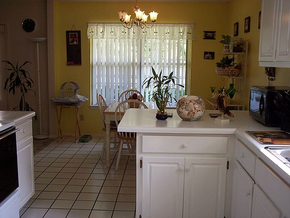 Eat In Kitchen