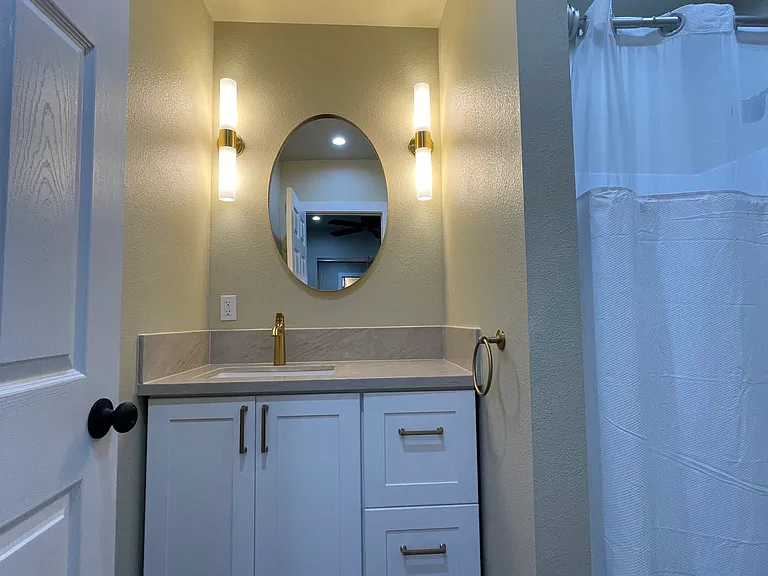 322 N Townsend Ave #1/2 — Photo 9
