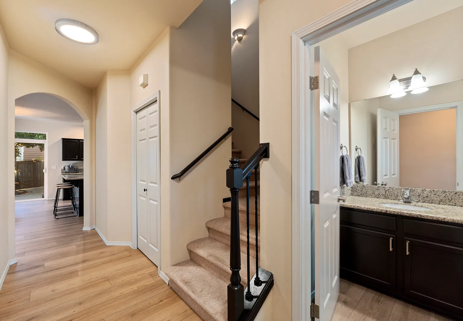 4 bed, 2.5 bath, 2162 sqft, $3,600 — Photo 2
