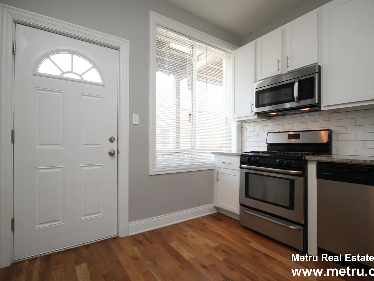1414 W Montrose Ave — Photo 3
