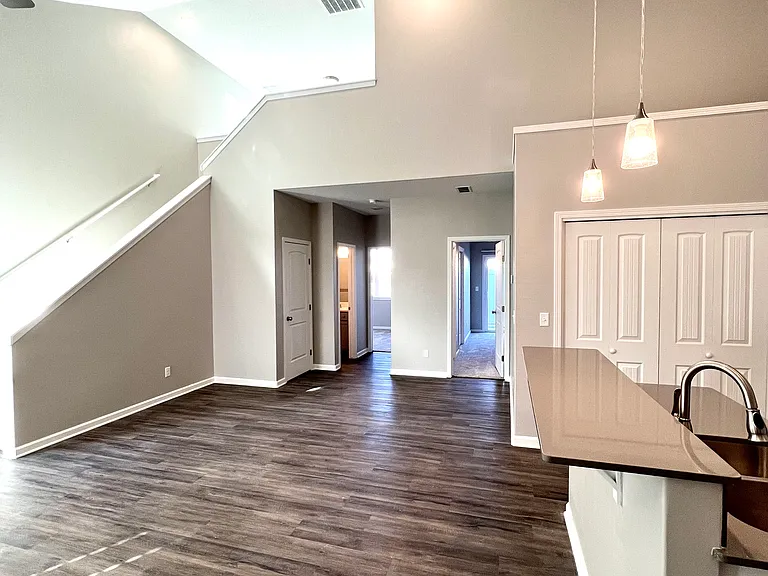 921 Lingonberry Ln #921 — Photo 3
