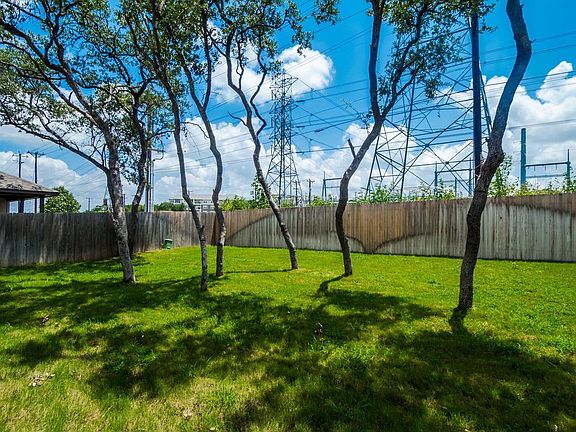 2nd image of 5054 Segovia Way
