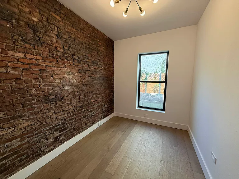 727 Knickerbocker Ave #1C — Photo 7