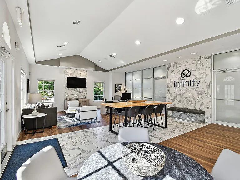 Infinity off Baldwin Park — Photo 6