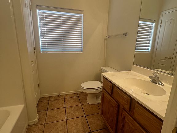 5th image of 1095 S Forest Ridge Dr
