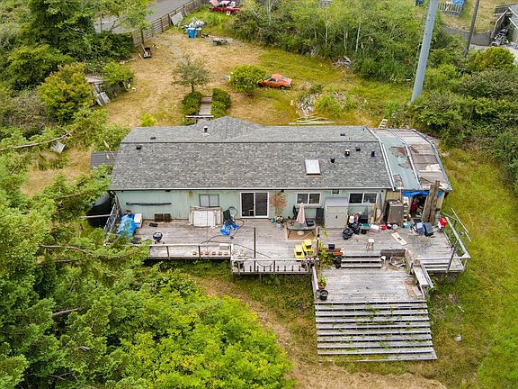3rd image of 420 Hidden Valley Rd