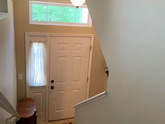4th image of 706 Hanbury Dr #1