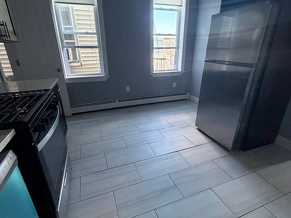 2nd image of 434 Avenue C #7