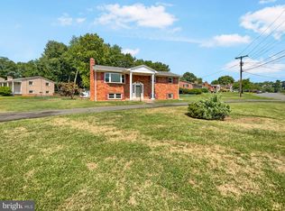 7720 Ontario Rd, Gainesville, VA 20155