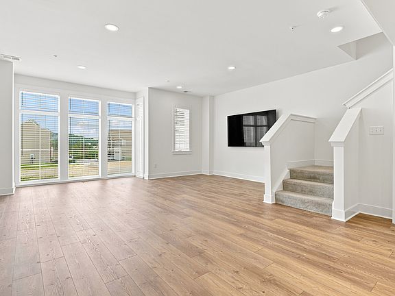4th image of 344 Highbridge Ln