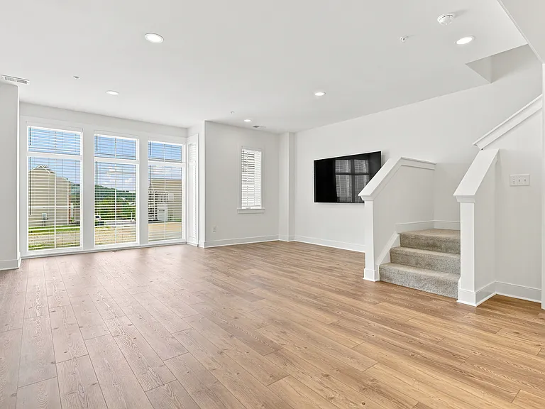 344 Highbridge Ln — Photo 4