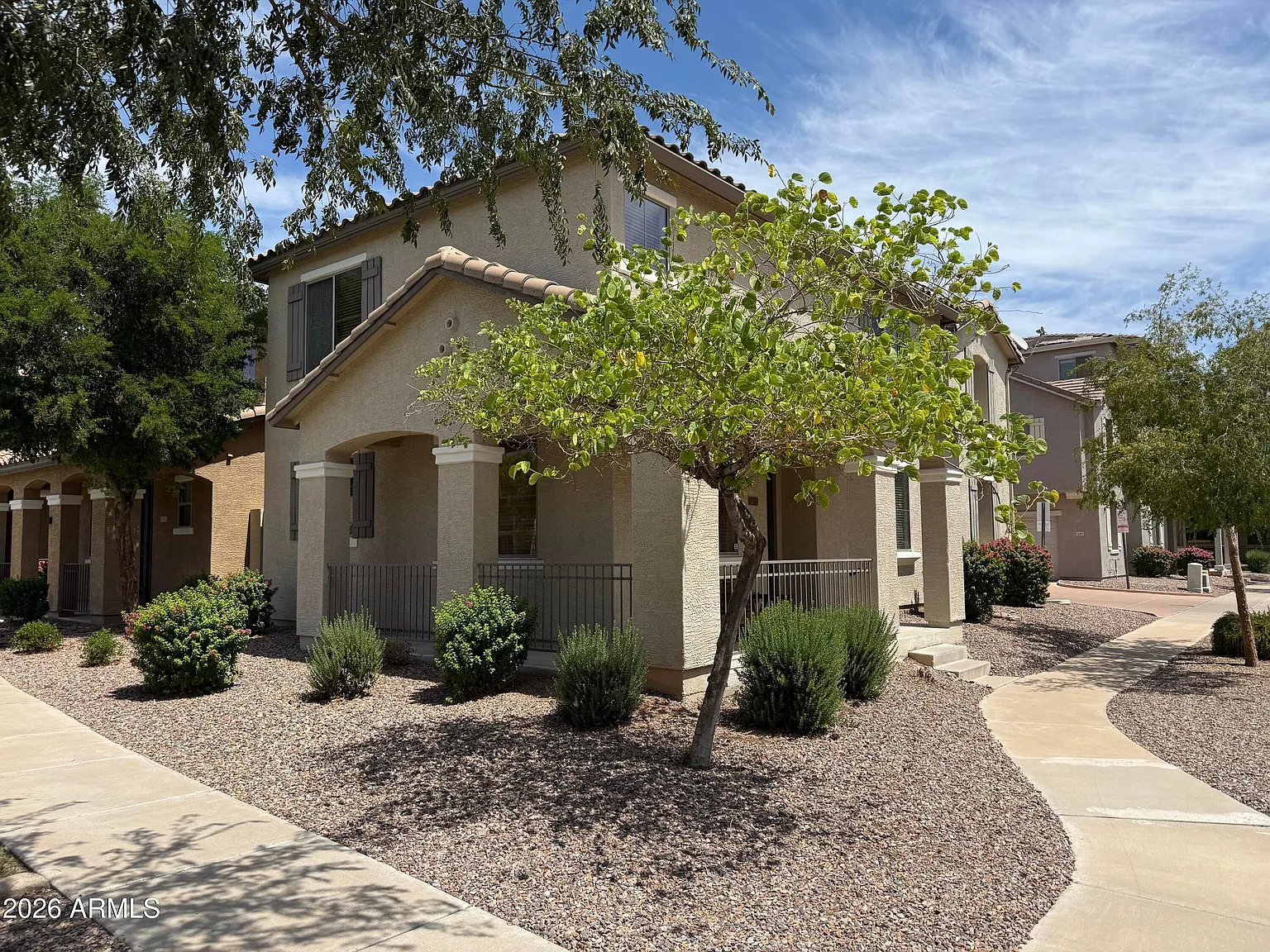 3 bed, 2.5 bath, 1849 sqft, $2,200 — Photo 2