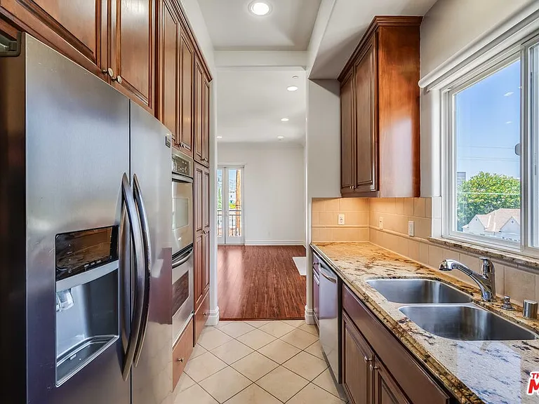 8610 Chalmers Dr #406 — Photo 4