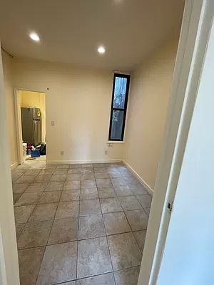 3rd image of 100 W 83rd St APT 4E
