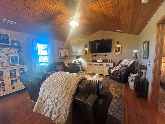 3rd image of 227 Ryan Ln