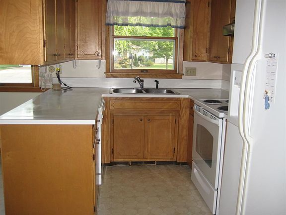 3rd image of 1109 Willow Dr