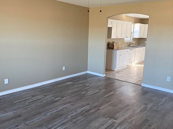2nd image of 2907 Dalton St