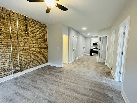 3rd image of 1655 W Jonquil Ter APT 31