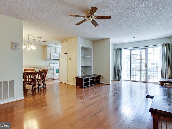 4th image of 12115 Greenway Ct APT 101