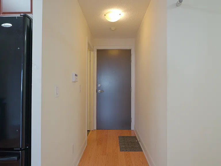135 Village Green Sq #3925 — Photo 2