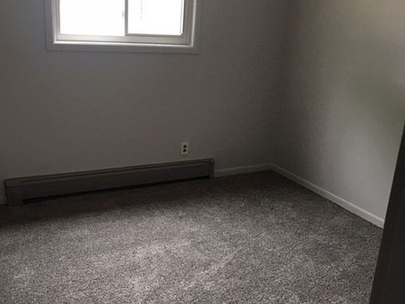 3rd image of 2180 Meadowlawn Dr APT 7