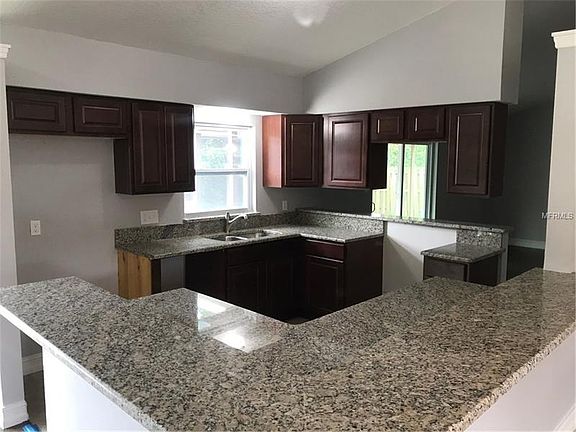 3rd image of 2028 Nottingdale Ln