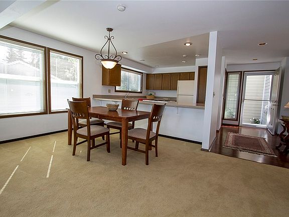5th image of 15670 NE 70th Ct #15670