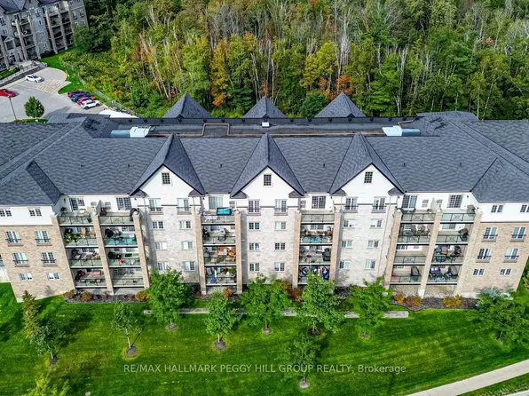 40 Ferndale Dr S #402, Barrie, ON L4N 2L3