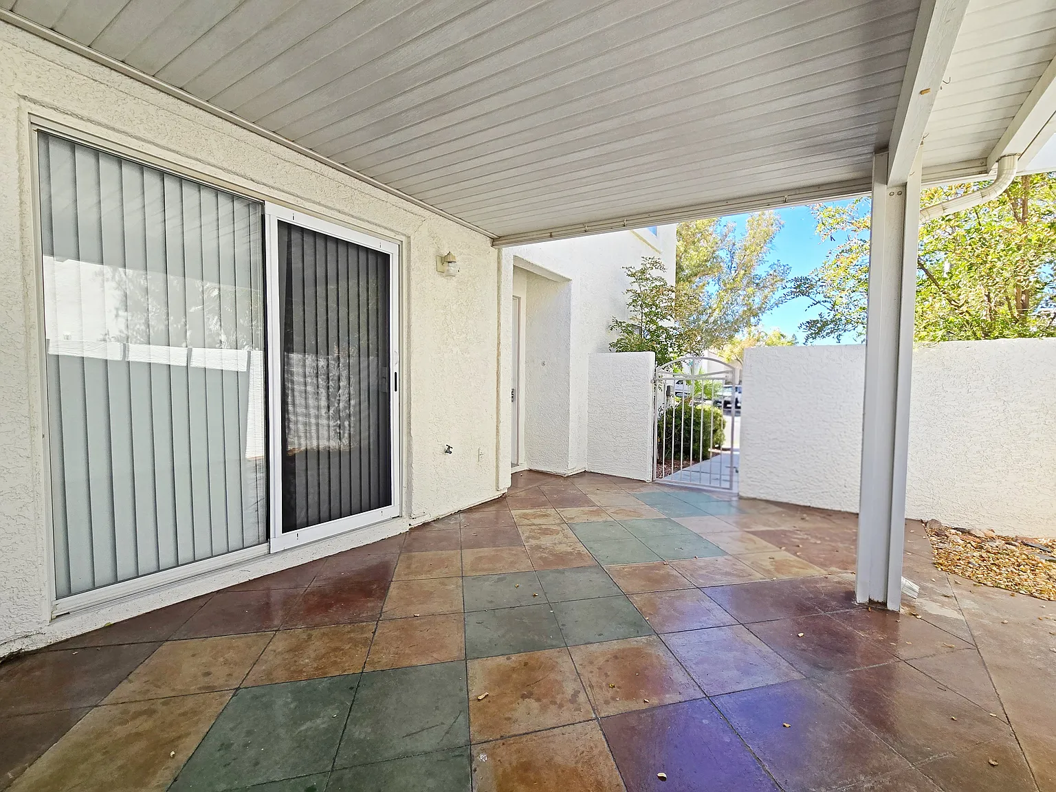3 bed, 2.5 bath, 1774 sqft, $1,950 — Photo 4