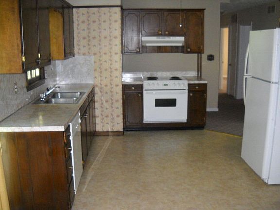 3rd image of 110 Rockford Pl