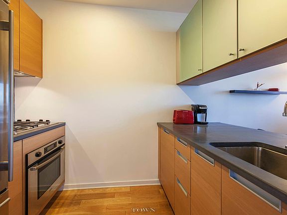 3rd image of 310 W 52nd St APT 25C