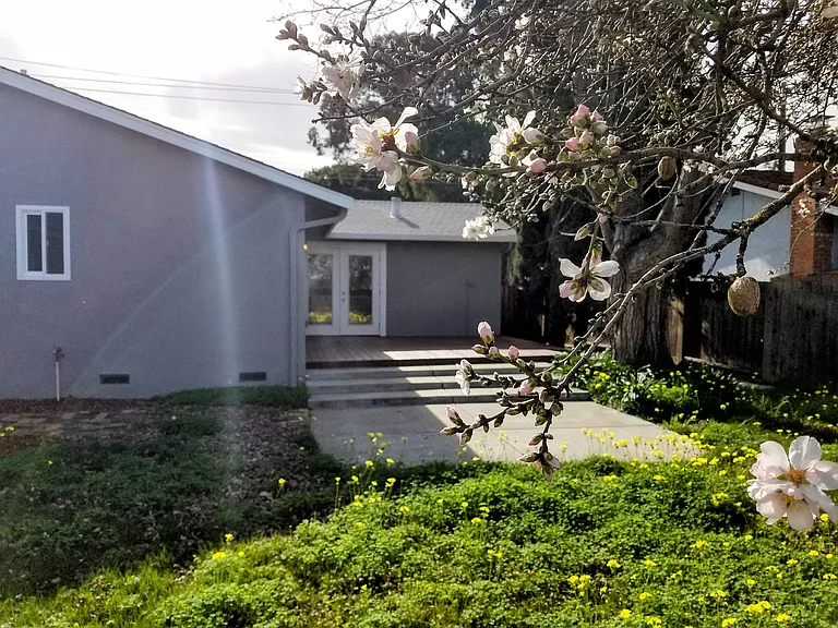 1242 New Hampshire Dr — Photo 9