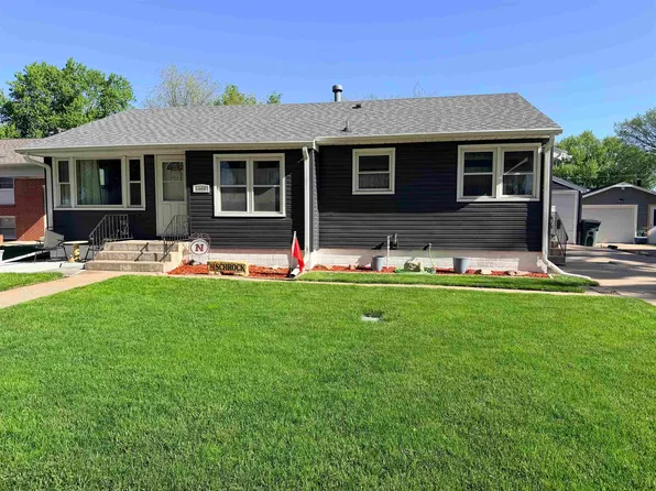 1924 W 3rd St, Hastings, NE 68901