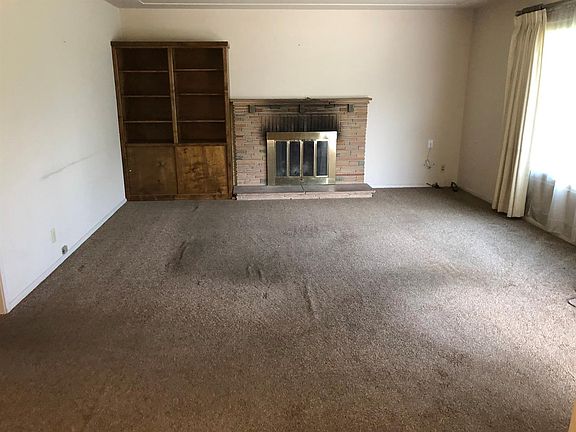 4th image of 4842 E Amherst Ave