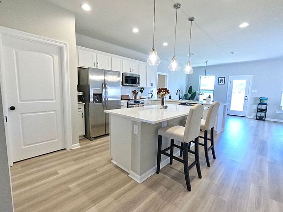 5th image of 25761 Pristine St