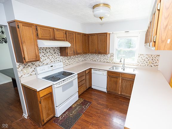 4th image of 6037 McClellan Ct