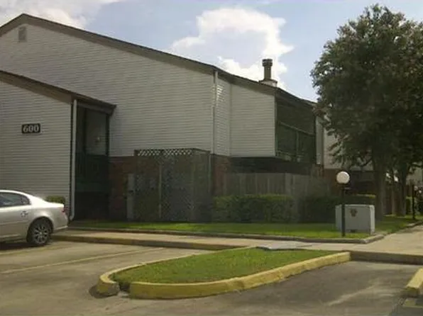 832 S Clearview Pkwy APT 614, Harahan, LA 70123